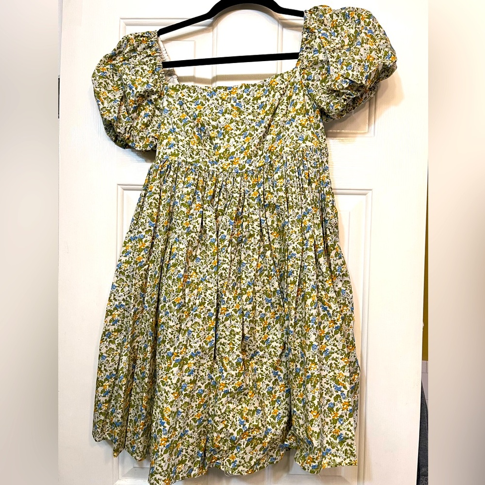VICI Size XS Floral Babydoll Dress. Puff Sleeve Detail. Like-New Condition.